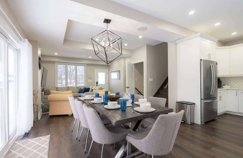Crystal Beach House | 3-Bedroom Family Retreat, Games, Parking & BBQ, Sleeps 8!