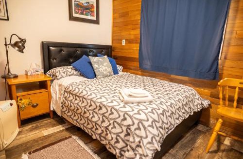 Whitehorse House | 3 Bedroom Gardenside Downtown Home
