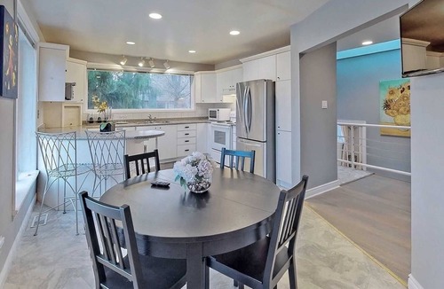 Bayview Village House | 3 Bedroom house in main floor in Northyork Toronto