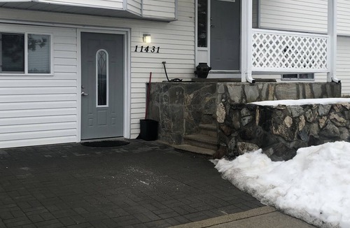 Central Okanagan House | 3 bedroom renovated main floor