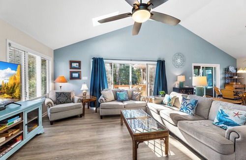Frankford Cottage | 3 Mi to Bethany Beach! Dog-friendly Family Getaway