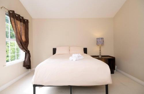 Surrey House | 3BR 2BA Surrey Home | Quiet & Convenient