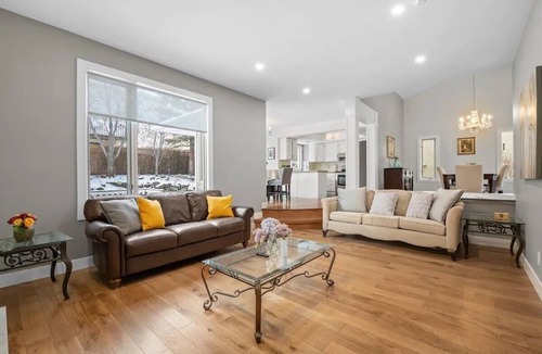 Southwest Calgary House | 3BR furnished Family Home with Gym in SW Calgary