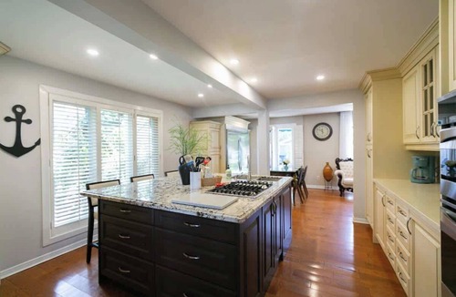 Georgina House | 3BR Lakefront Retreat with Dock, Canoe & Huge Deck