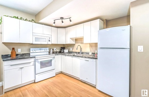 West Edmonton House | 3BR Ravain Suite In Upscale Area Donsdale Near Henday - Discounted Monthly Rate!