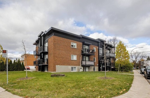 Laval Apartment | 4.5 Modern, furnished house with two bedrooms Laval, Canada