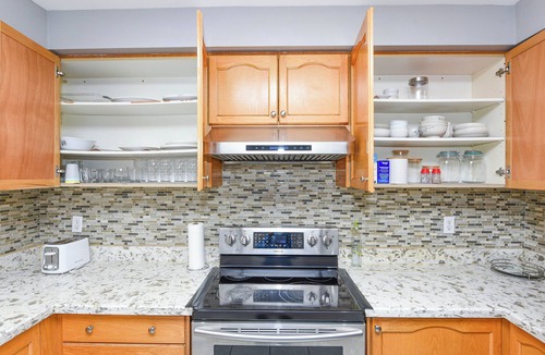 Meadowvale Village House | 4 Bedrooms 4 Baths Entire Cozy Home in Mississauga 10 Mins Toronto Airport