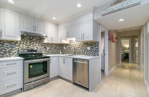 Port Moody House | 4-Beds Guest Suite: Comfort, Convenience and Nature