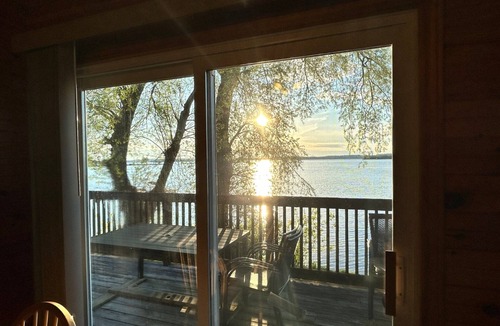 Harwood Cottage | 4 METERS from the lake! Luxury Cottage, Sauna, Heated pool
