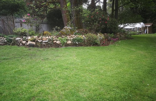 Surrey House | $40 PRIVATE ROOM