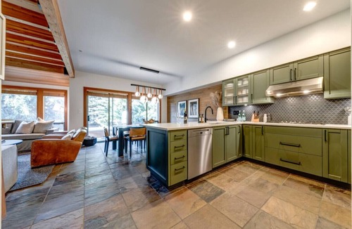 Village North Villa | 4BD Village Townhome/Private Hot tub