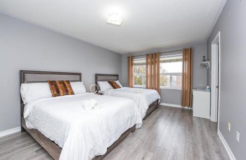 Meadowvale Village House | 4BR 4BA Home in Mississauga, Sleeps 10, 10 mins to Toronto International Airport