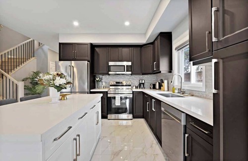 Niagara Falls House | 4BR Family Retreat Near Falls w/BBQ + Parking