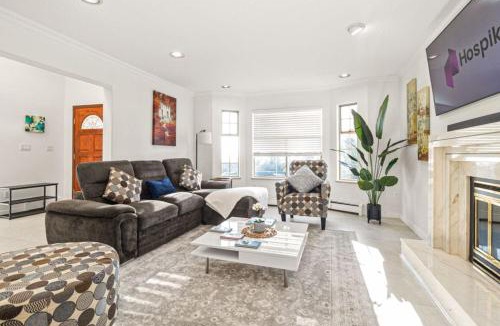 Fraserview Apartment | 5BR Cozy Home Near Airport & Richmond
