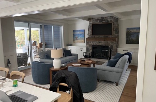 Bayfield House | 6 Bedroom Bayfield Getaway! Steps to the beach and uptown!