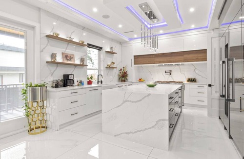 Surrey House | 6BR Entire Home | Private Parking | Pet-Friendly | Near Vancouver
