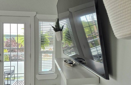 Heritage Downtown Condo | 70 Steps to Mainstreet!