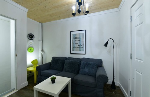 Walkerville Apartment | 706# Cheapest Great Home, Walk to Casino Tunnel