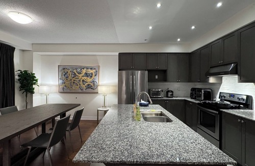 Vaughan House | 9 Beds - Kleinburg Crown Town Residences