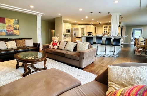 Surrey House | 99 Retreats-Luxury House for 12 people