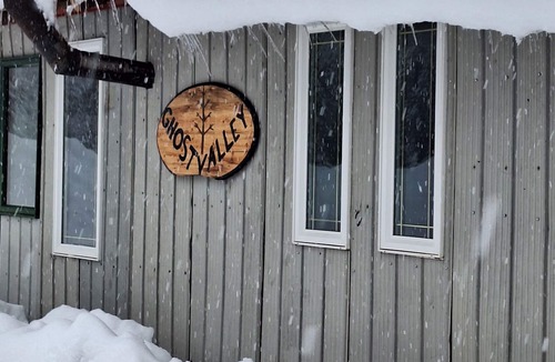 Retallack Cabin | A cabin in Retallack BC, with all the amenities. Adventure right out the door.