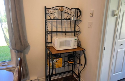 Terra Nova Apartment | A clean, comfortable and pet-friendly St. John's home base just 8 minutes from downtown. This well-equipped 1BR lower-level apt sleeps 3 (2 adults + 1 child), with a full kitchen, laundry and private entrance—ideal for exploring the city and beyond.