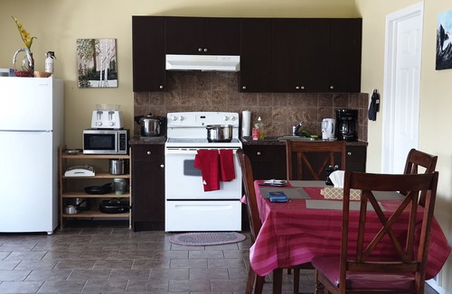 Shawnessy Apartment | A modern Legal furnished 2BR 1B Suite. Your ideal vacation home in SW Calgary AB