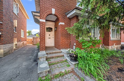 Glebe House | A Place in The Glebe | Walk to Dow's Lake, Lansdowne & Rideau Canal