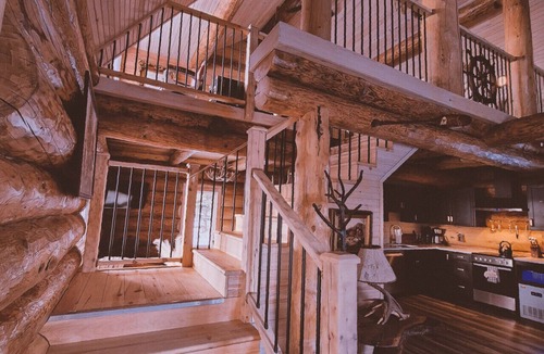 Riverport Cabin | A reconstructed German LogHaus and sanctuary of unmediated coastal observation.