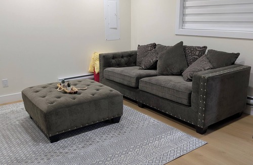 Surrey House | A relaxing & quiet 2 storey retreat!