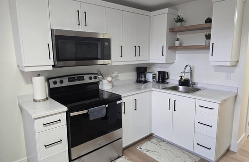 Moncton Apartment | A Traveler's Haven Close to restaurants popular & fun-filled convergence points.