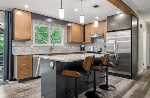East Kootenay House | Aalto | Hot Tub | Central | 2 Large Decks