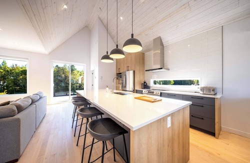Beaupre Ski Chalet | Absolute Comfort with Spa & Game Room - Base Camp