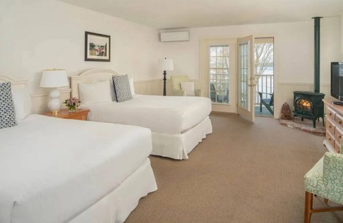 Boothbay Harbor Cabin | ADA Lodge | 2 Queens + Partial Ocean View