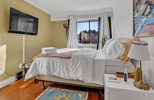 Kitsilano Apartment | Adorable 1-Bedroom Apartment on Kitsilano Beach