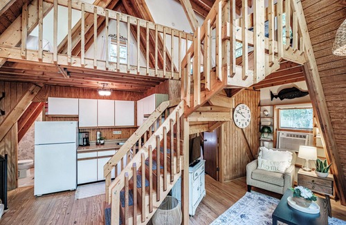 Standish Ski Chalet | Adorable cottage on beautiful Sebago Lake on Frye Island Maine!