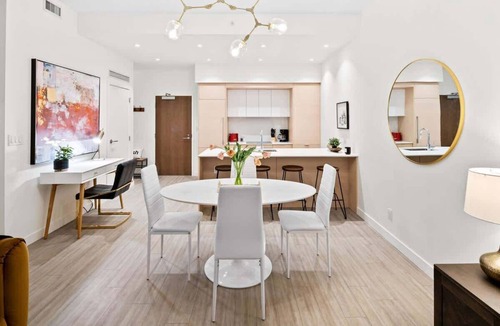 Downtown Victoria Condo | Affluent Executive Suite w/Parking