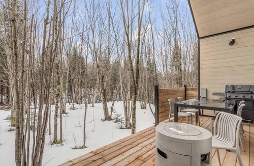 Pont-Rouge Ski Chalet | Aigle Blanc Comfort & Nature Spa, Fireplace