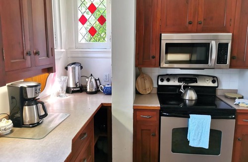 Port Stanley Villa | "Alma Villa - Historic Lakefront Mansion w/Hot Tub"