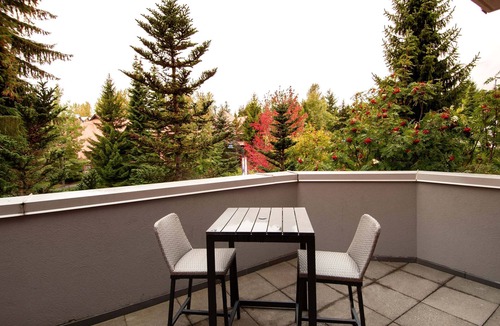 Village North Apartment | Alpenglow Lodge Legacy Studio by MVA