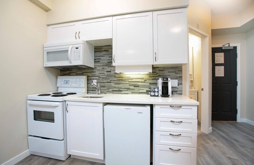 Village North Apartment | Alpenglow Lodge Sunny Studio with Sitting Area by MVA