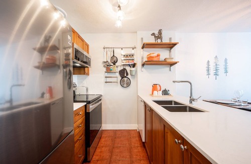 Village North Apartment | *Alta Suite* Village 1 BR with Hot Tub & Parking | Deer Lodge