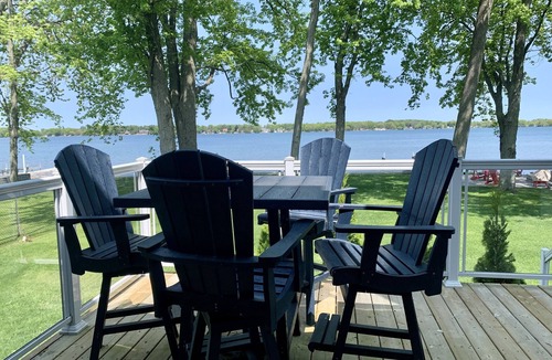 Ramara Cottage | Amazing waterfront LUXE lake house, for a beautiful week/end away!