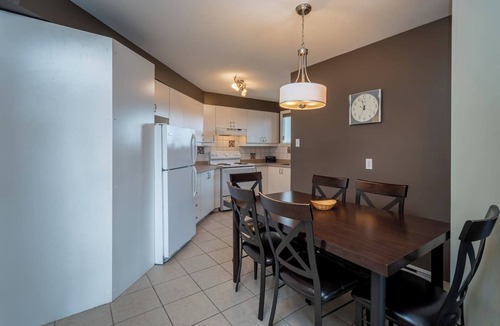 Beaupre Condo | Anglais 2BR Condo MSA - Pool & Spas
