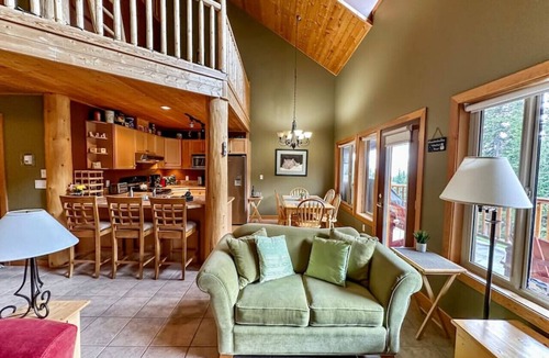 Apex Mountain House | Apex Mountain ~ Snowfake Slopes