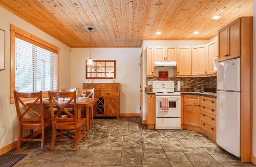 Apex Mountain House | Apex Mountain ~ Trailside Suites ~ Ski In Ski Out