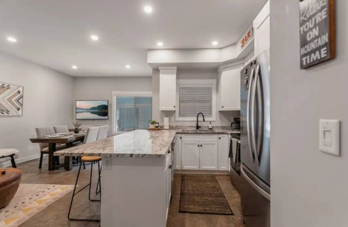 Okanagan-Similkameen House | Apex Slopeside Escape ~ Ski in/out with Hot tub