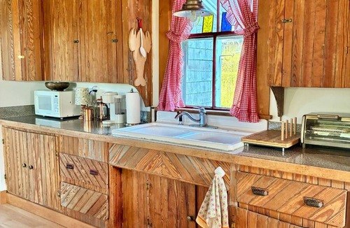 Corea House | Apple Hill a Charming Village Farmhouse in Beautiful Corea Harbor