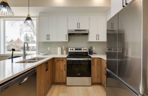 Southwest Calgary House | "Aria" NEW 3 Bdrm in Glendale! 10 mins to C-Train!