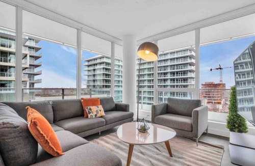 Richmond City Centre Apartment | ARIES PALACE - LUXURY &CENTRAL 3 BDR, 1100SQFT